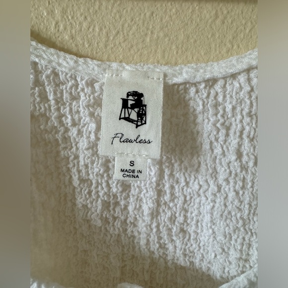 White Textured Sleeveless Top - Picture 5 of 5